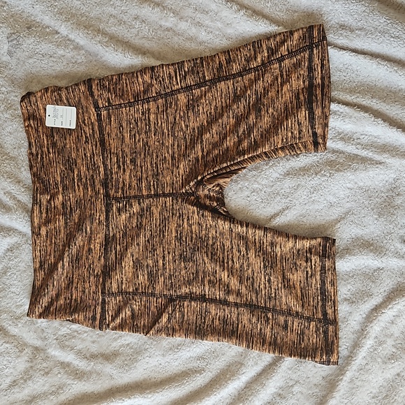 Codefit gold & black shorts medium - Picture 1 of 10